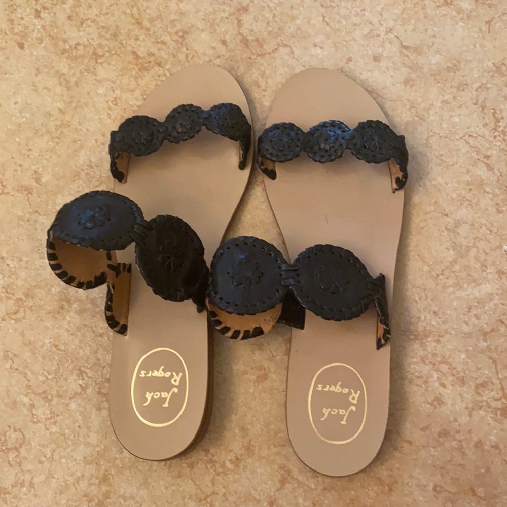 Jack Rogers Lauren sandals *shoe needs re-glued*